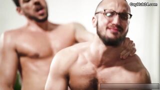 Horny slut gets barebacked