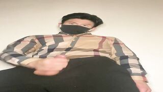 Tae8212 jerks off and cums through his fly  Gay porn videos